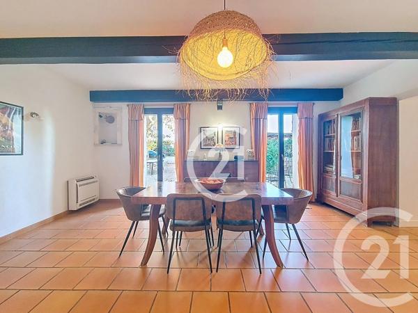 Maison à vendre  8 pièces - 205,40 m 2   ST MARTIN DE CRAU  - 13