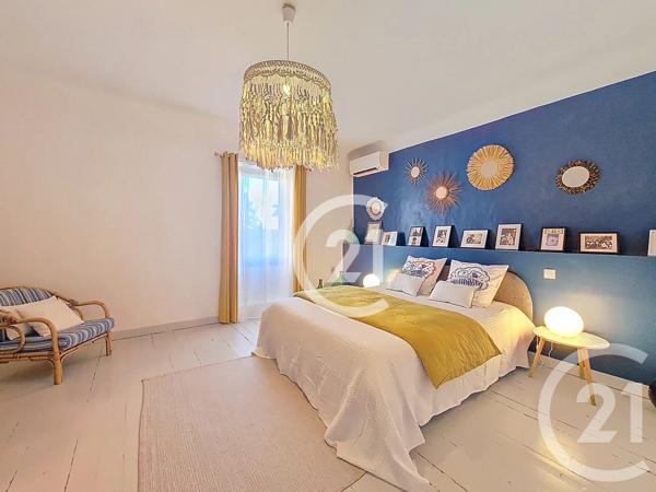 Maison à vendre  8 pièces - 205,40 m 2   ST MARTIN DE CRAU  - 13