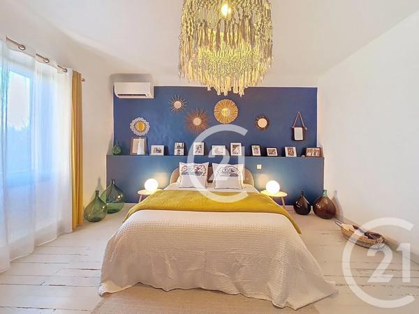 Maison à vendre  8 pièces - 205,40 m 2   ST MARTIN DE CRAU  - 13