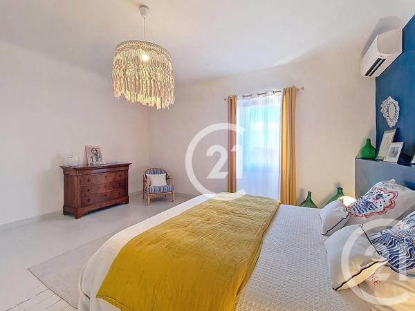 Maison à vendre  8 pièces - 205,40 m 2   ST MARTIN DE CRAU  - 13