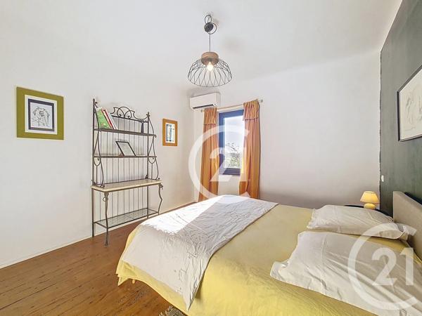Maison à vendre  8 pièces - 205,40 m 2   ST MARTIN DE CRAU  - 13