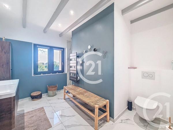 Maison à vendre  8 pièces - 205,40 m 2   ST MARTIN DE CRAU  - 13