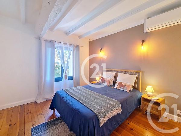 Maison à vendre  8 pièces - 205,40 m 2   ST MARTIN DE CRAU  - 13