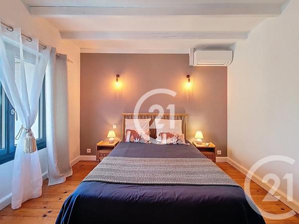 Maison à vendre  8 pièces - 205,40 m 2   ST MARTIN DE CRAU  - 13