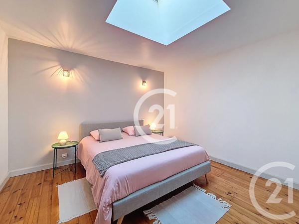 Maison à vendre  8 pièces - 205,40 m 2   ST MARTIN DE CRAU  - 13