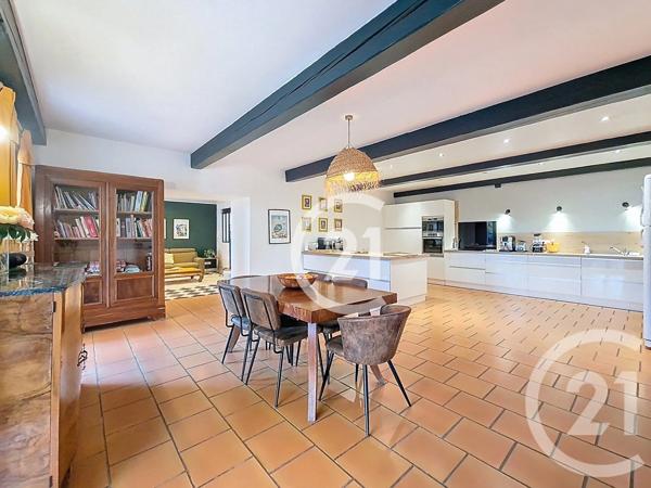 Maison à vendre  8 pièces - 205,40 m 2   ST MARTIN DE CRAU  - 13