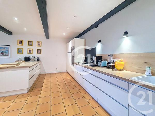 Maison à vendre  8 pièces - 205,40 m 2   ST MARTIN DE CRAU  - 13