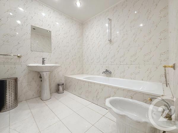 Appartement F2 à vendre  3 pièces - 68,57 m 2   NICE  - 06