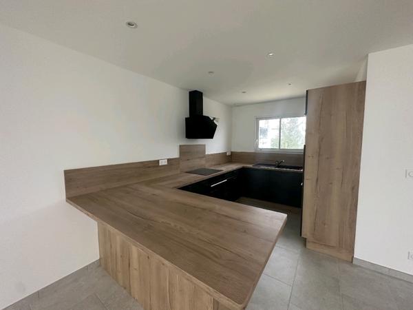 Saint-Georges-de-Didonne (17110) 

Située dans le charmant quartier de Saint-Georges-de-Didonne, cette somptueuse villa de style vous offre un ca