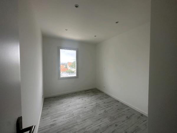 Saint-Georges-de-Didonne (17110) 

Située dans le charmant quartier de Saint-Georges-de-Didonne, cette somptueuse villa de style vous offre un ca