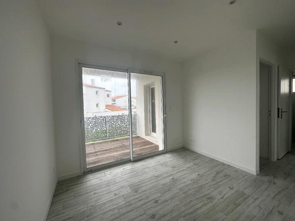 Saint-Georges-de-Didonne (17110) 

Située dans le charmant quartier de Saint-Georges-de-Didonne, cette somptueuse villa de style vous offre un ca