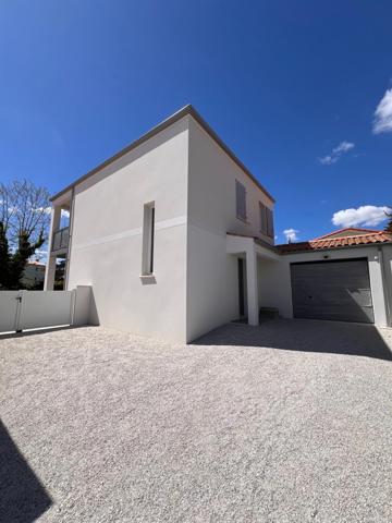 Saint-Georges-de-Didonne (17110) 

Située dans le charmant quartier de Saint-Georges-de-Didonne, cette somptueuse villa de style vous offre un ca