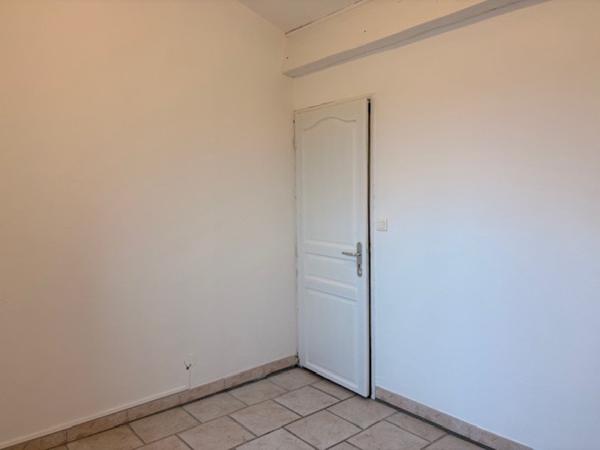 Maison à louer 890 € CC St-Thibéry 4 p 117 m² DPE C