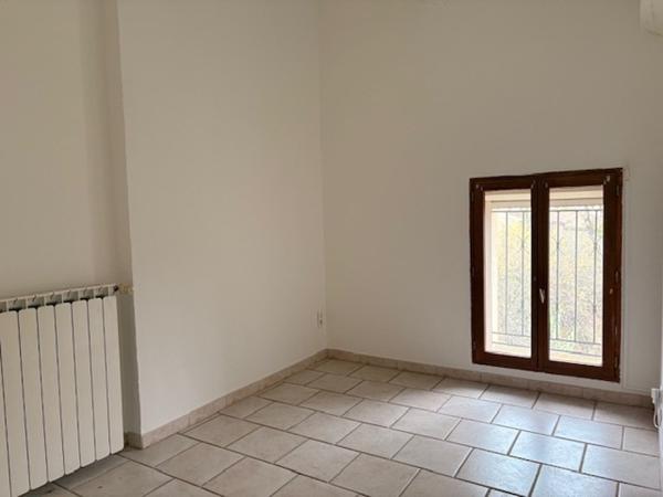 Maison à louer 890 € CC St-Thibéry 4 p 117 m² DPE C