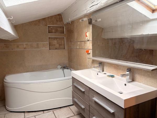 Maison à louer 890 € CC St-Thibéry 4 p 117 m² DPE C