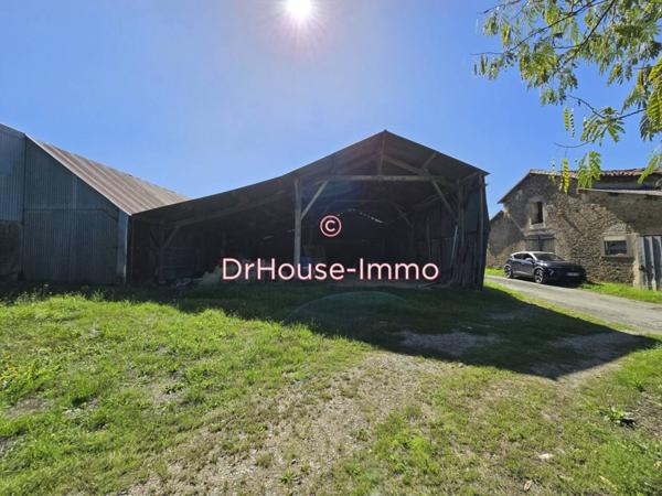 Bien immobilier à vendre de 831 m²