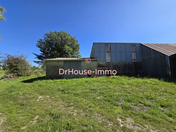 Bien immobilier à vendre de 831 m²