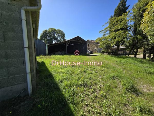 Bien immobilier à vendre de 831 m²