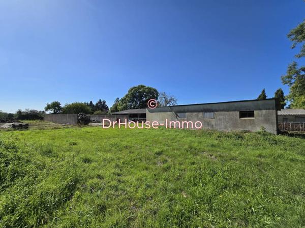 Bien immobilier à vendre de 831 m²