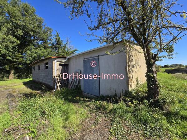 Bien immobilier à vendre de 831 m²