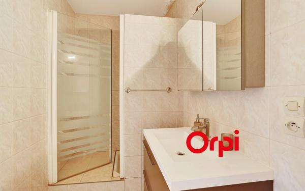 Appartement à vendre    3 pièces • 71,39 m2 Vaulx-en-Velin