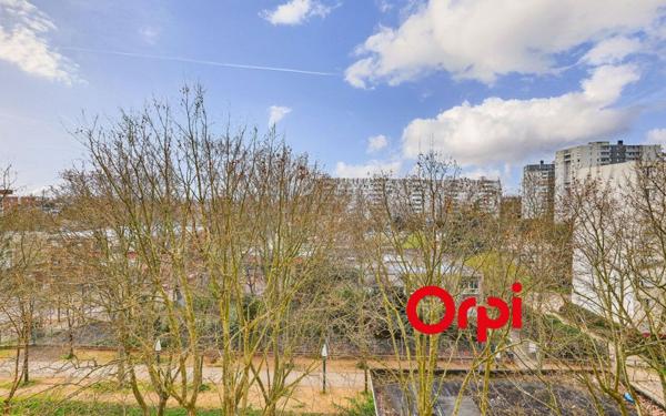 Appartement à vendre    3 pièces • 71,39 m2 Vaulx-en-Velin