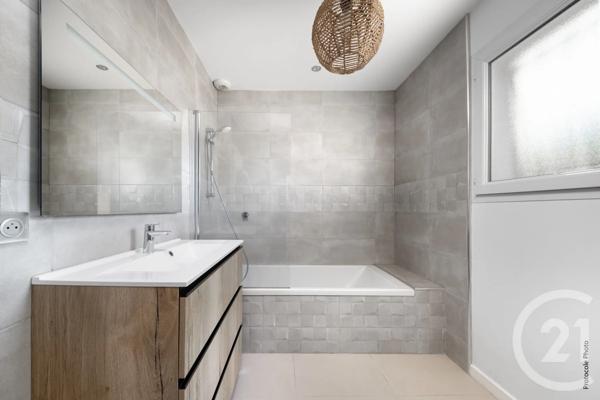 Maison à vendre  4 pièces - 90 m 2   AUCAMVILLE  - 31