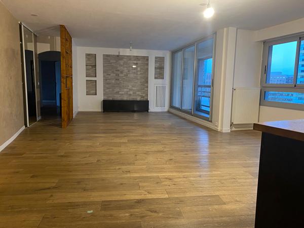 Appartement Courbevoie 4 pièces 108 m2 Loyer 2 400 €/mois charges comprises **  - Référence  485CC