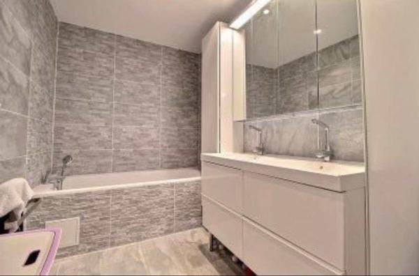 Appartement Courbevoie 4 pièces 108 m2 Loyer 2 400 €/mois charges comprises **  - Référence  485CC