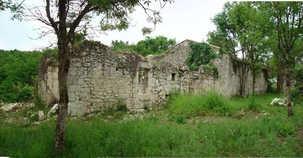 Laroque-Timbaut (47340) ANCIENNE FERME AVEC BOIS ET PRAIRIES
