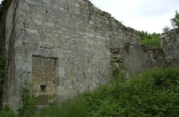 Laroque-Timbaut (47340) ANCIENNE FERME AVEC BOIS ET PRAIRIES