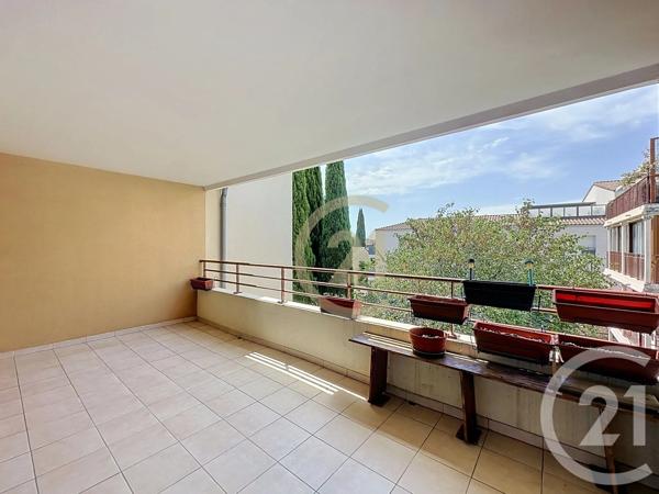 Appartement F3 à vendre  3 pièces - 70 m 2   UZES  - 30
