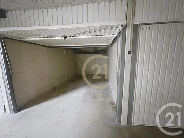 Appartement F3 à vendre  3 pièces - 70 m 2   UZES  - 30