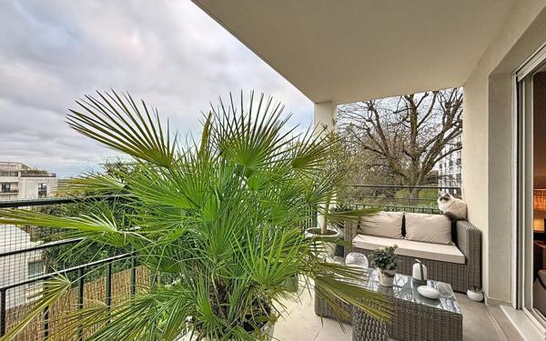 Appartement à vendre    3 pièces • 65 m2 Suresnes