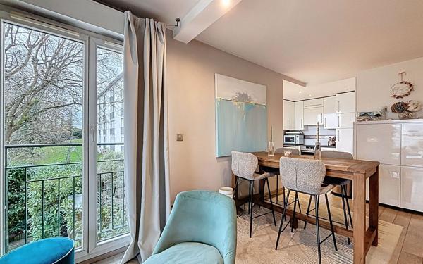 Appartement à vendre    3 pièces • 65 m2 Suresnes