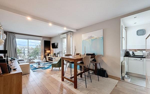 Appartement à vendre    3 pièces • 65 m2 Suresnes