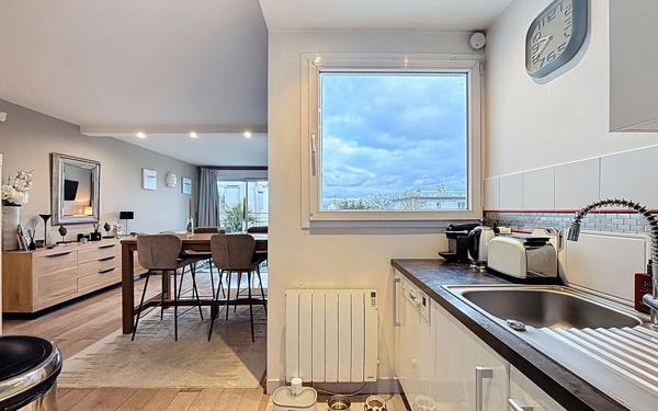 Appartement à vendre    3 pièces • 65 m2 Suresnes