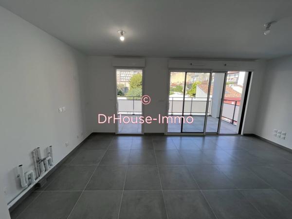 Appartement à louer 3 pièces de 63 m²