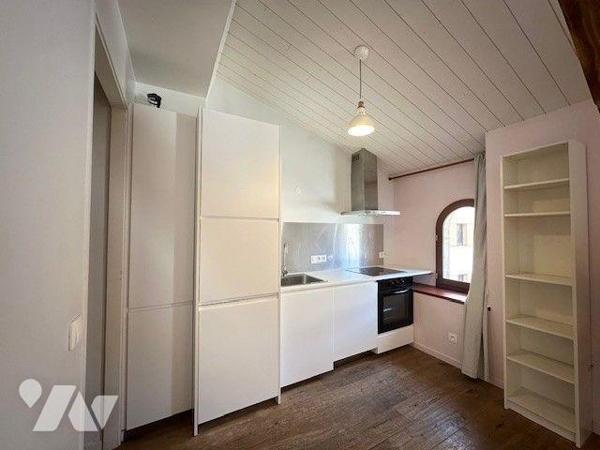 Appartement T2 à vendre - Annecy centre et proche du lac, Rue de l'Annexion.

Idéal pour un p...