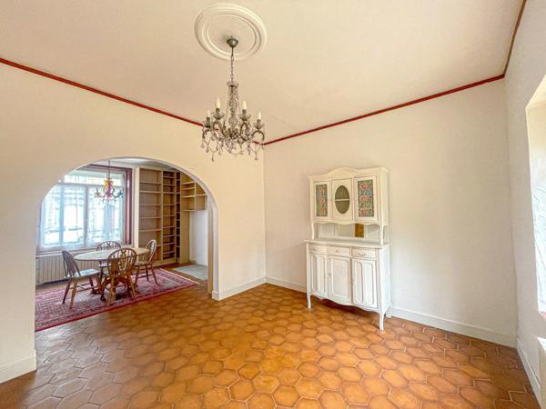 Dpt Pas-De-CALAIS , Boulogne (Dernier Sou) , à vendre maison mitoyenne 110m2 P(5) , 4 chambres, grande cour