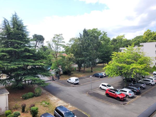 Appartement T2 bis de 58 m² PESSAC CAMPONAC avec terrasse de 33 m2 et parking - PESSAC CAMPONAC