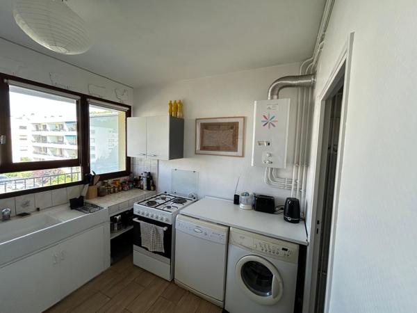 Appartement T2 bis de 58 m² PESSAC CAMPONAC avec terrasse de 33 m2 et parking - PESSAC CAMPONAC