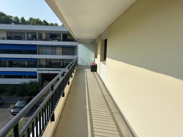 Appartement T2 bis de 58 m² PESSAC CAMPONAC avec terrasse de 33 m2 et parking - PESSAC CAMPONAC