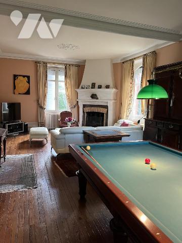 BOUGUENAIS les Couêts. Belle Demeure de 1903 avec annexes sur un Parc clos de 3 632 m².