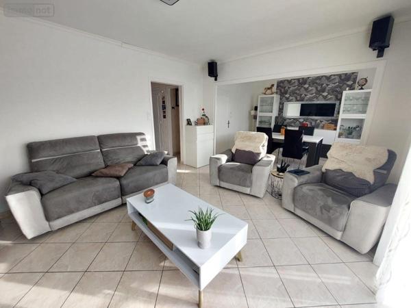 Maison à vendre à Cossé-le-Vivien en Mayenne (53230), ref : 53032-1078