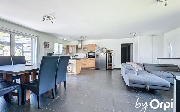 Maison à vendre    5 pièces • 128 m2 Moureuille