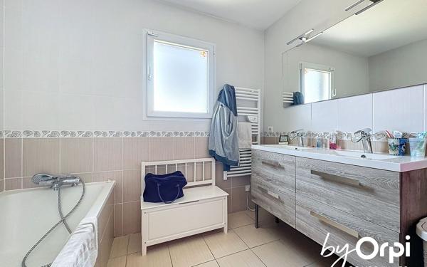 Maison à vendre    5 pièces • 128 m2 Moureuille
