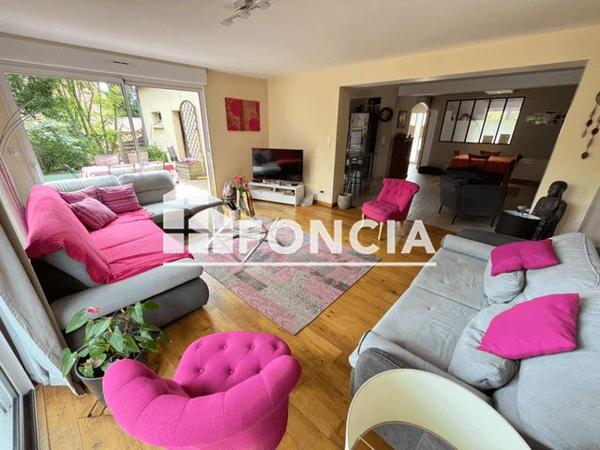 À vendre Maison 9 pièces 158.43 m² - Noyen-sur-sarthe 72430