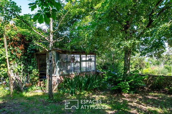 Elégante maison bourgeoise dans son écrin de verdure avec piscine