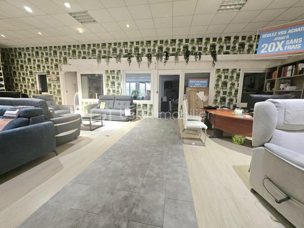 Local commercial de 1 930 m²